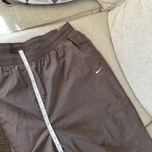 Nike Sportswear Essential Women's Mid-Rise Oversized Woven Joggers Size XL NTW - Picture 7 of 9